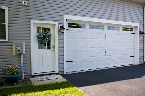 24/7 Emergency Garage Door Panel Replacement experts in Presquille, LA